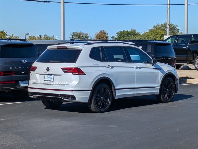 2022 Volkswagen Tiguan SE R-Line Black