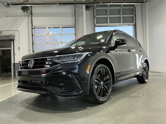 2022 Volkswagen Tiguan SE R-Line Black