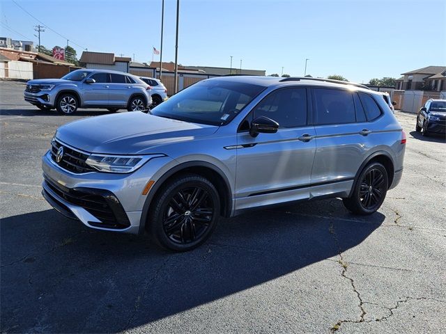 2022 Volkswagen Tiguan SE R-Line Black