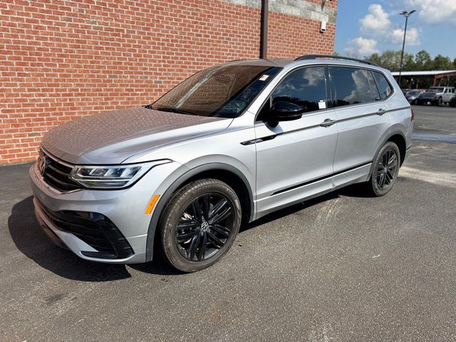 2022 Volkswagen Tiguan SE R-Line Black