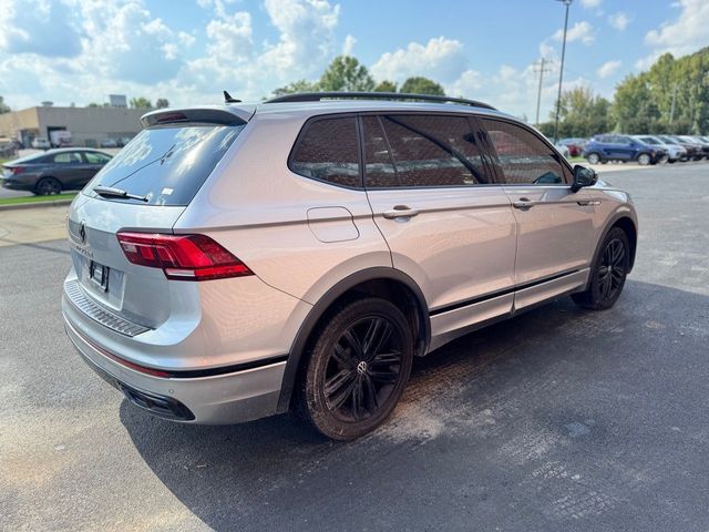 2022 Volkswagen Tiguan SE R-Line Black