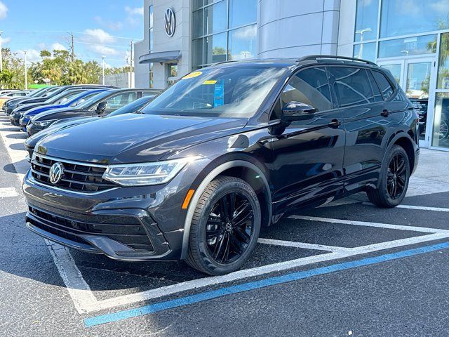 2022 Volkswagen Tiguan SE R-Line Black