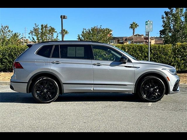 2022 Volkswagen Tiguan SE R-Line Black