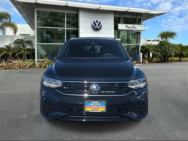 2022 Volkswagen Tiguan SE R-Line Black