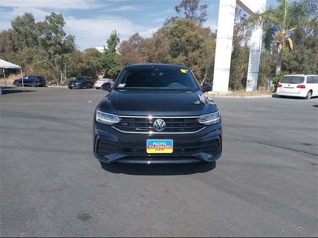 2022 Volkswagen Tiguan SE R-Line Black