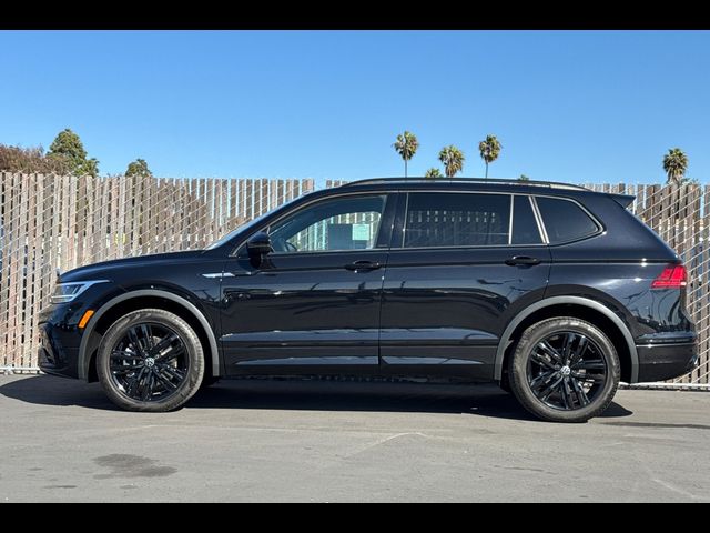 2022 Volkswagen Tiguan SE R-Line Black