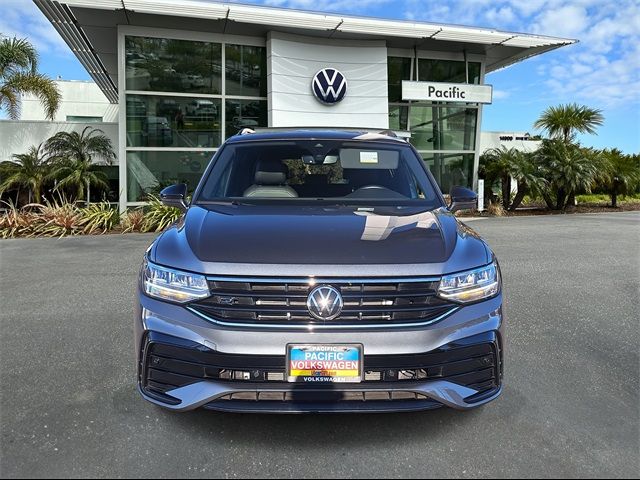 2022 Volkswagen Tiguan SE R-Line Black