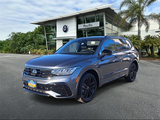 2022 Volkswagen Tiguan SE R-Line Black