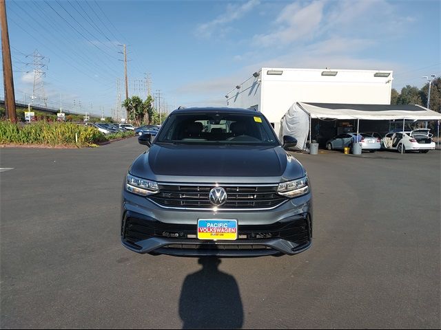 2022 Volkswagen Tiguan SE R-Line Black