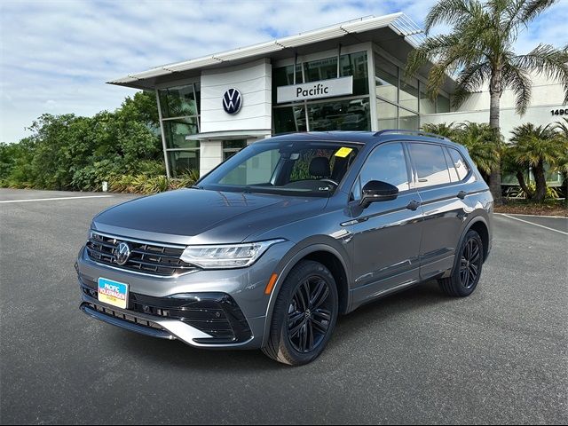 2022 Volkswagen Tiguan SE R-Line Black