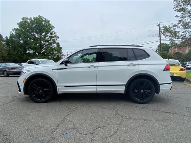 2022 Volkswagen Tiguan SE R-Line Black