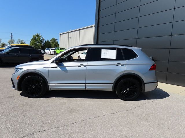 2022 Volkswagen Tiguan SE R-Line Black