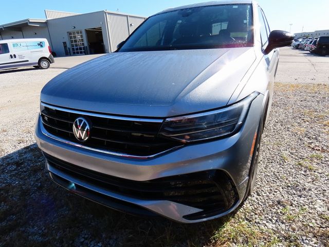 2022 Volkswagen Tiguan SE R-Line Black