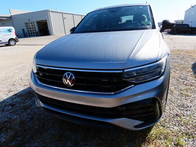 2022 Volkswagen Tiguan SE R-Line Black