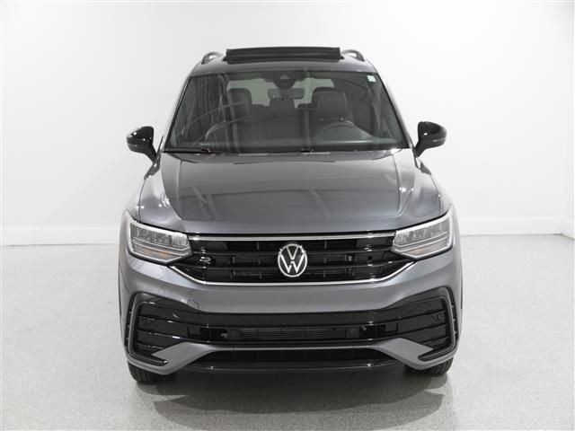 2022 Volkswagen Tiguan SE R-Line Black