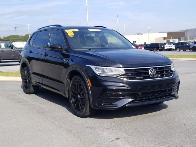 2022 Volkswagen Tiguan SE R-Line Black