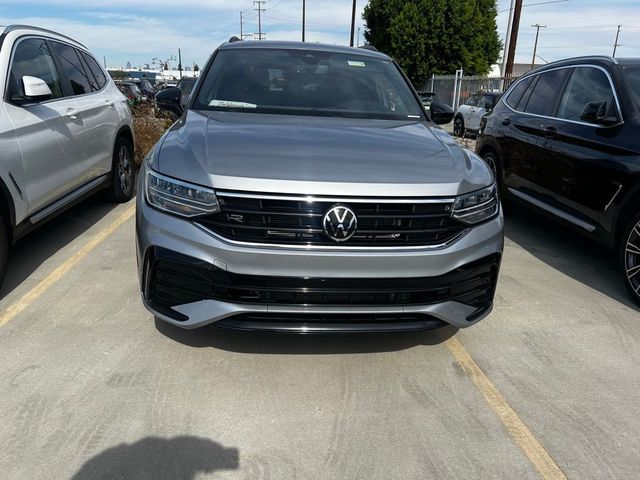 2022 Volkswagen Tiguan SE R-Line Black