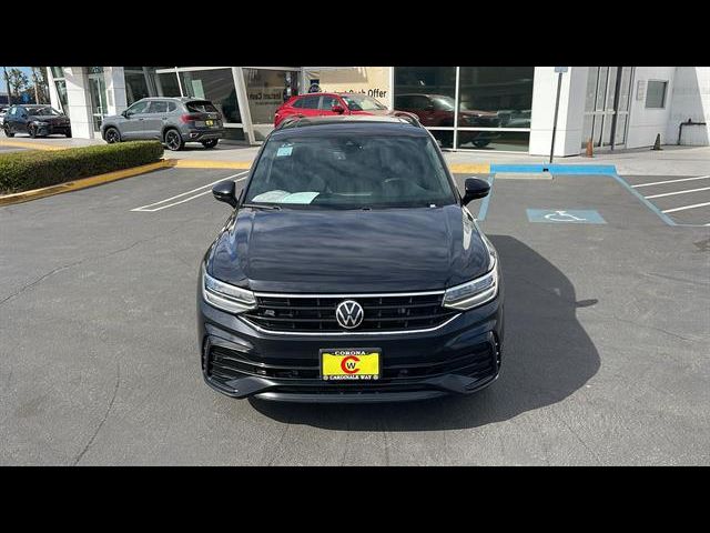 2022 Volkswagen Tiguan SE R-Line Black