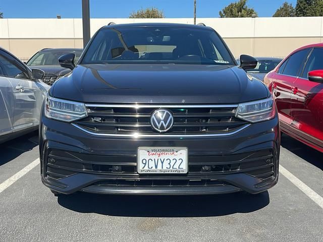 2022 Volkswagen Tiguan SE R-Line Black