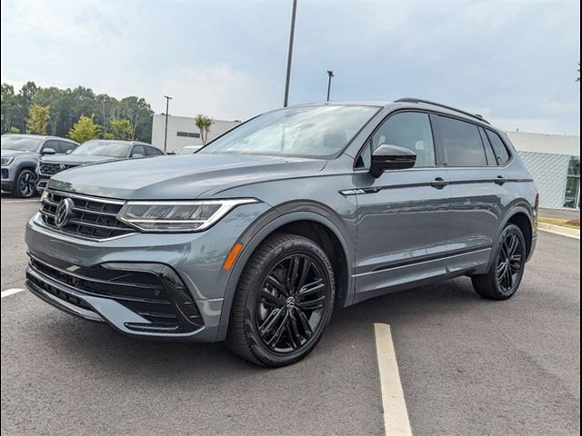 2022 Volkswagen Tiguan SE R-Line Black