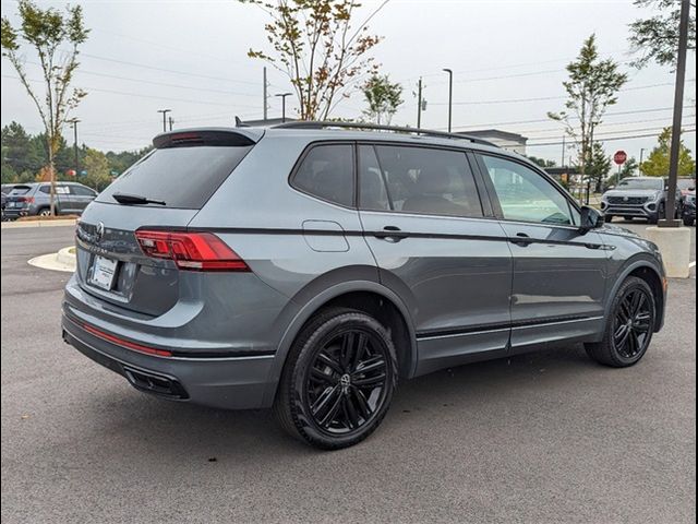 2022 Volkswagen Tiguan SE R-Line Black