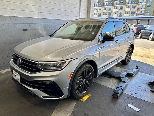 2022 Volkswagen Tiguan SE R-Line Black