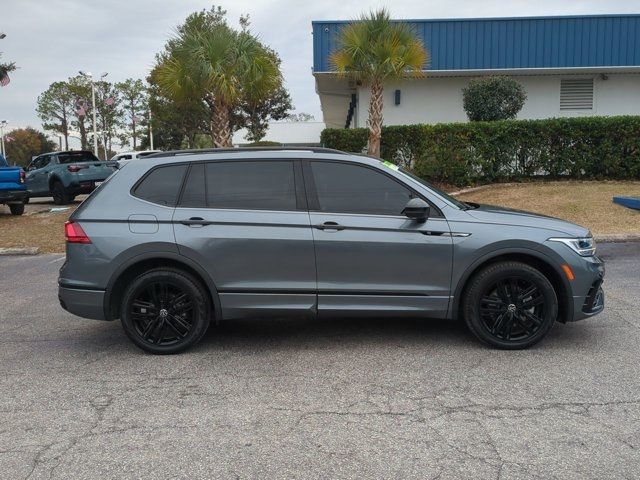 2022 Volkswagen Tiguan SE R-Line Black