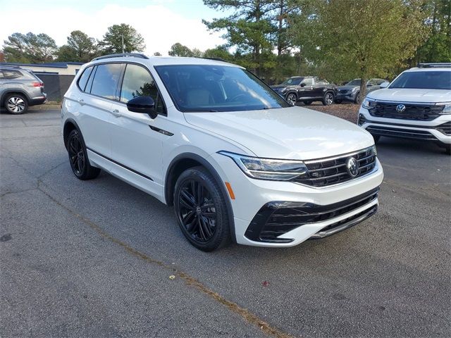 2022 Volkswagen Tiguan SE R-Line Black