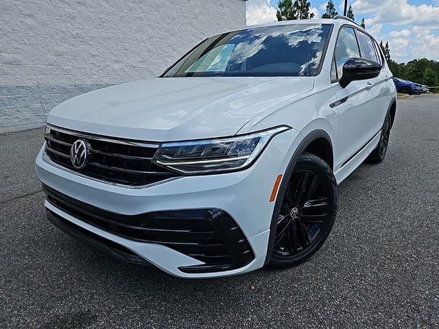 2022 Volkswagen Tiguan SE R-Line Black