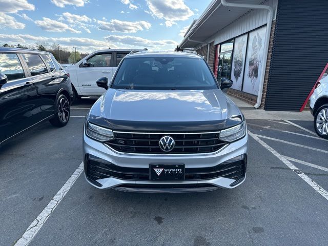 2022 Volkswagen Tiguan SE R-Line Black