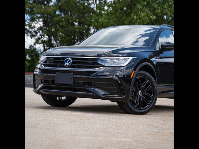 2022 Volkswagen Tiguan SE R-Line Black