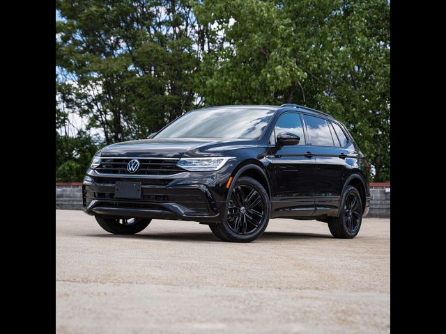 2022 Volkswagen Tiguan SE R-Line Black