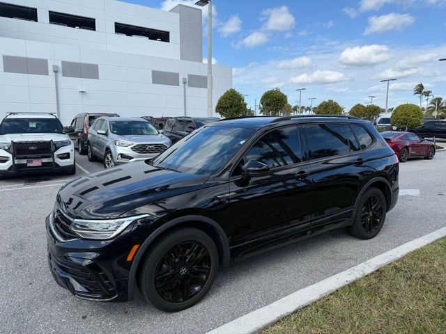 2022 Volkswagen Tiguan SE R-Line Black