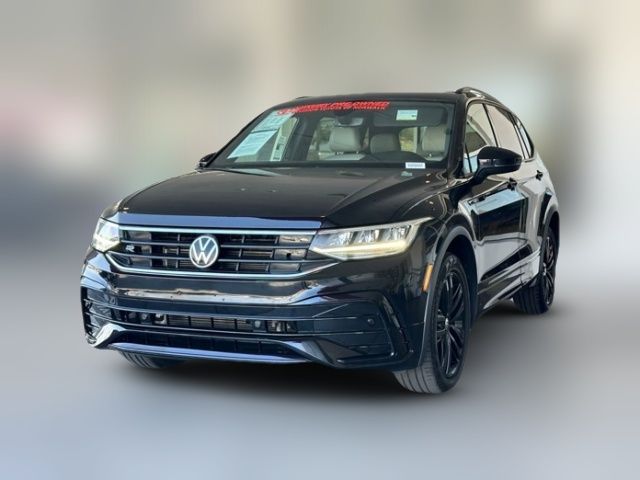 2022 Volkswagen Tiguan SE R-Line Black