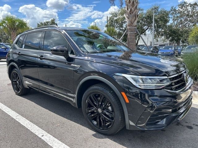 2022 Volkswagen Tiguan SE R-Line Black