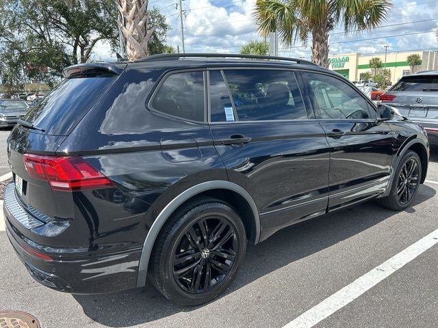 2022 Volkswagen Tiguan SE R-Line Black