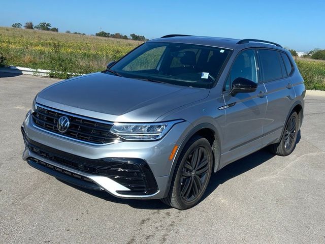 2022 Volkswagen Tiguan SE R-Line Black