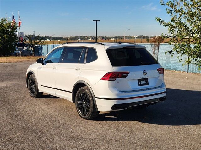 2022 Volkswagen Tiguan SE R-Line Black