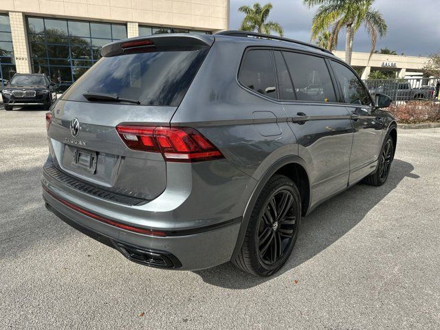 2022 Volkswagen Tiguan SE R-Line Black