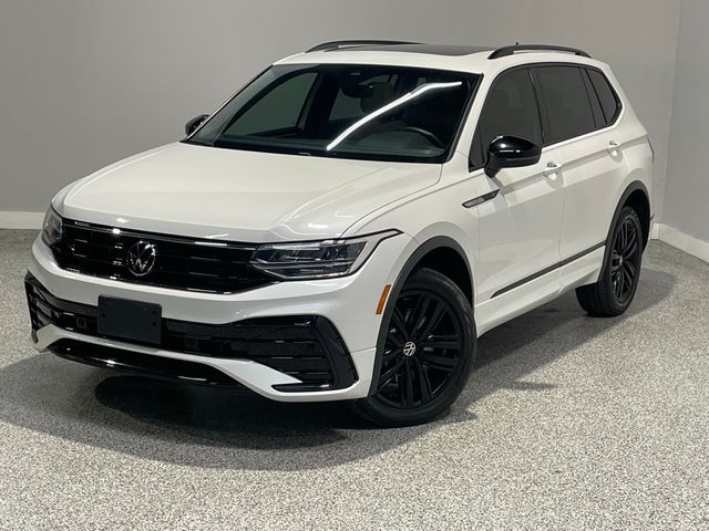 2022 Volkswagen Tiguan SE R-Line Black