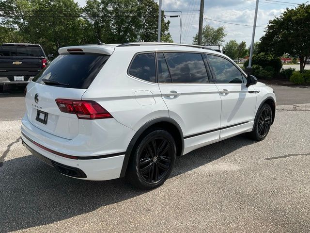 2022 Volkswagen Tiguan SE R-Line Black