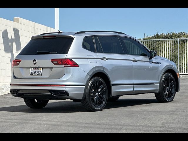 2022 Volkswagen Tiguan SE R-Line Black