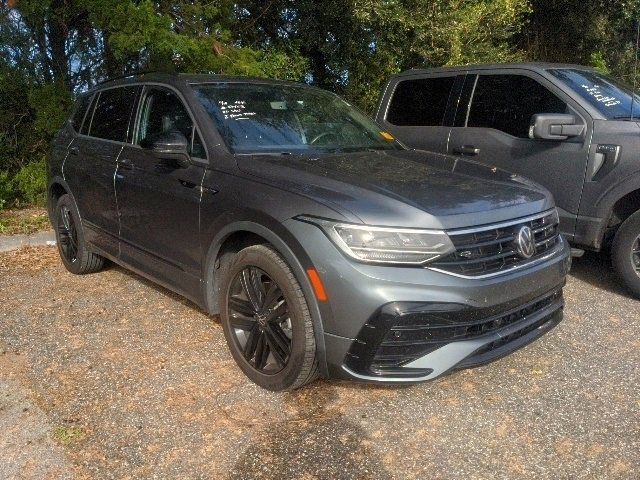 2022 Volkswagen Tiguan SE R-Line Black