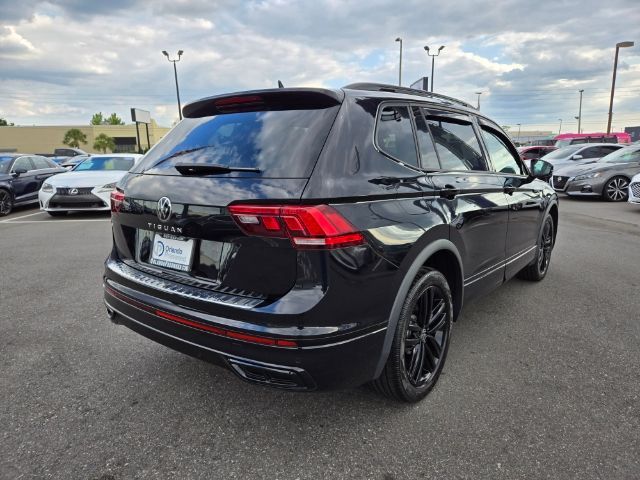 2022 Volkswagen Tiguan SE R-Line Black