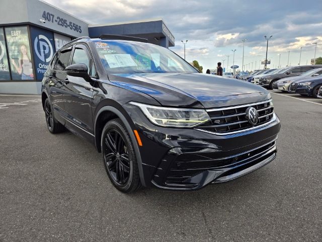 2022 Volkswagen Tiguan SE R-Line Black