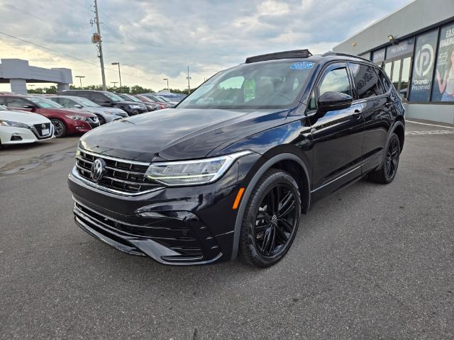 2022 Volkswagen Tiguan SE R-Line Black