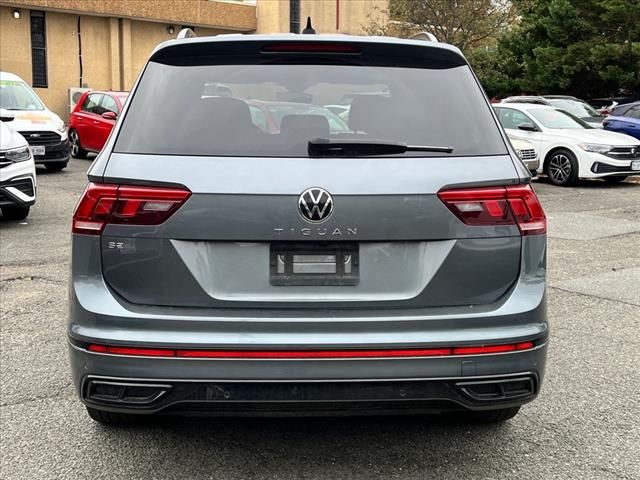 2022 Volkswagen Tiguan SE R-Line Black