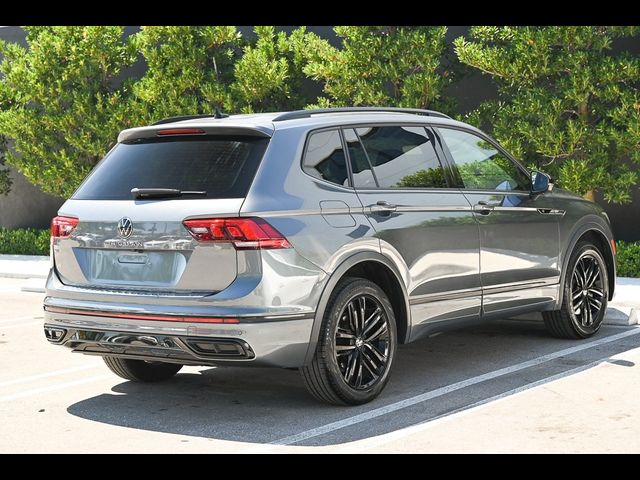 2022 Volkswagen Tiguan SE R-Line Black