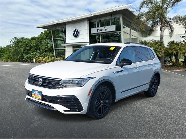 2022 Volkswagen Tiguan SE R-Line Black