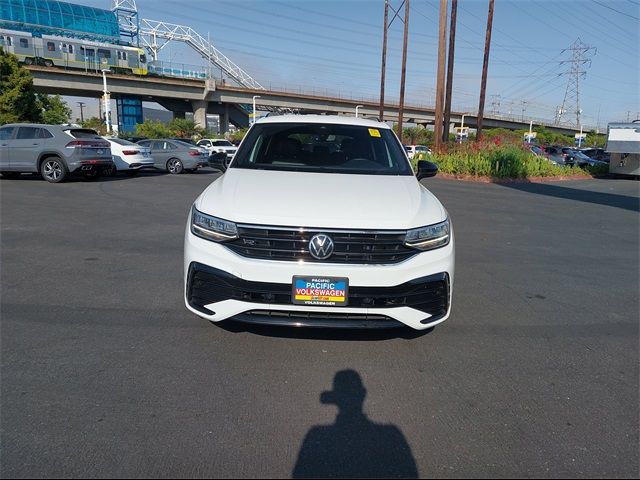 2022 Volkswagen Tiguan SE R-Line Black